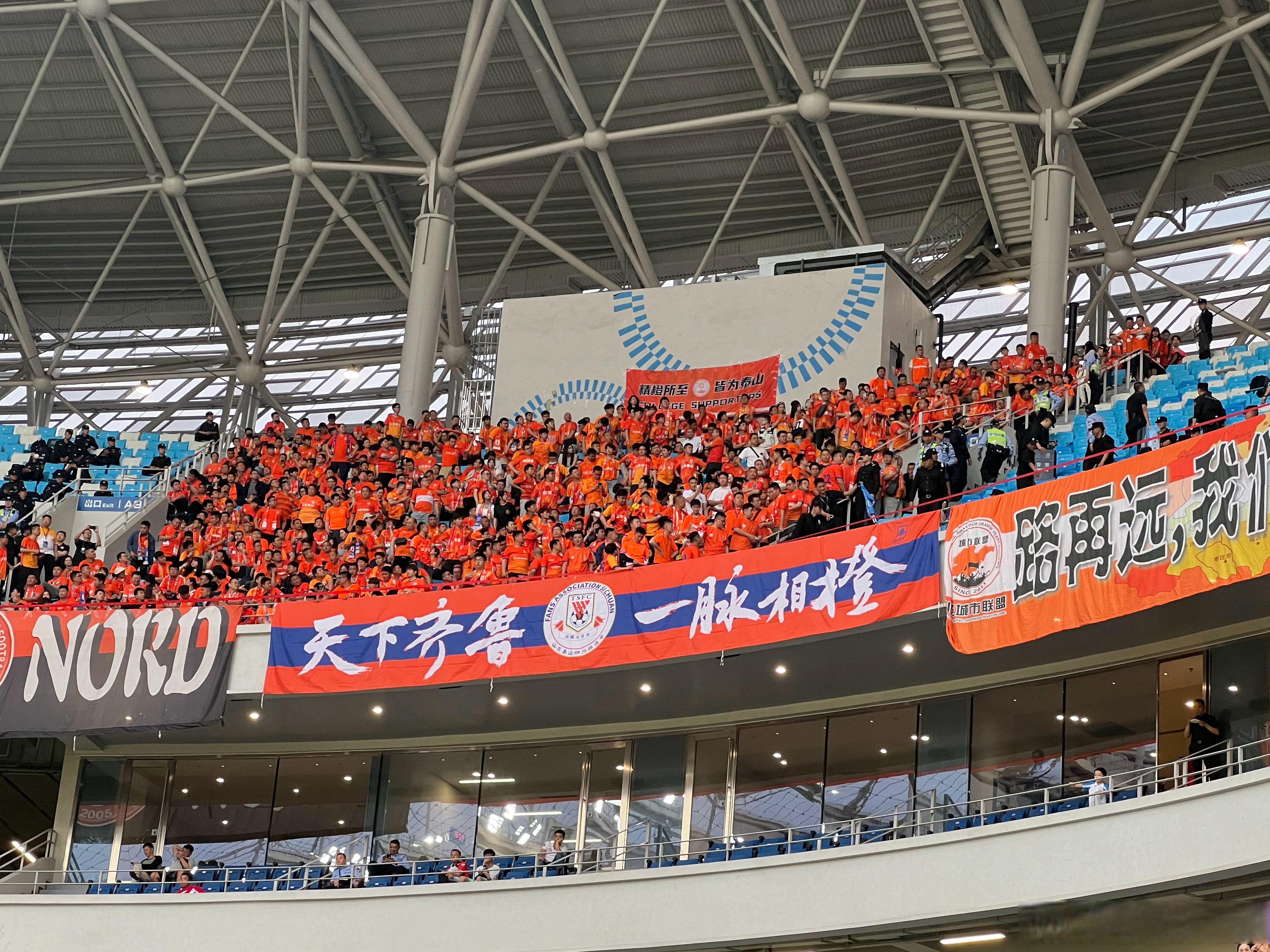 包含主场气氛火爆，球队期待送给球迷一场胜利的词条