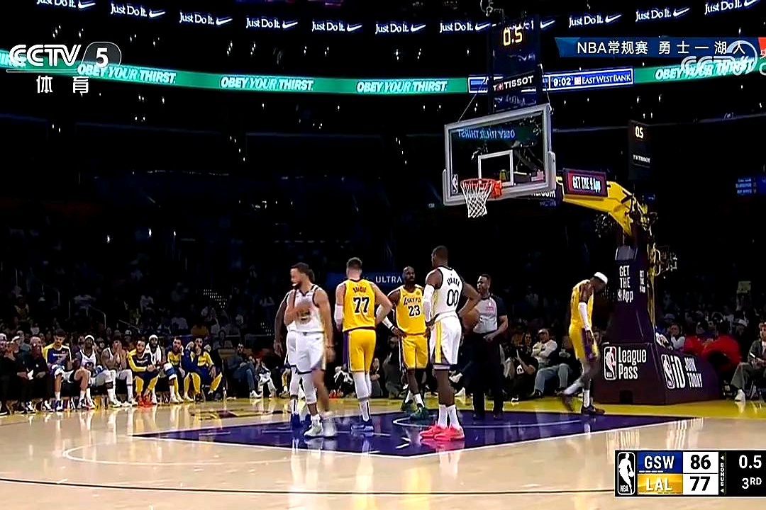 开云体育登录-勇士客场战胜湖人，保持华丽胜利的简单介绍