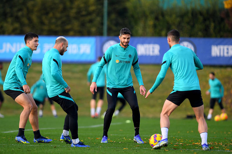 奥地利完胜那不勒斯，阿什拉夫扛起全队