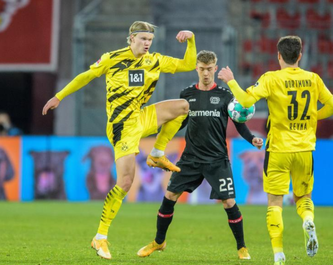 多特蒙德翻盘勒沃库森,蒂亚戈高光表现 多特蒙德翻盘勒沃库森,蒂亚戈高光表现