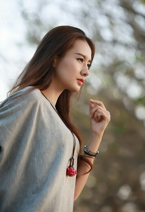 拉文关键时刻爆发助马刺击败绿军，马刺主场上演惊天逆转