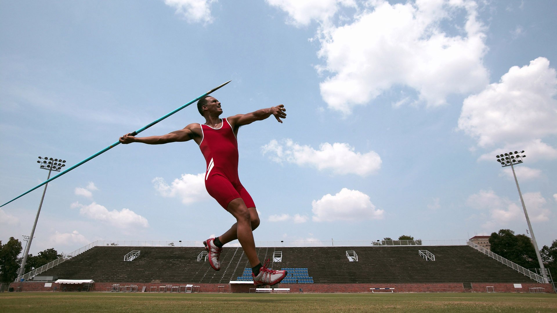 绿茵场上的海湾风暴，伊拉克历史性战胜法国，凯塞多转会费破纪录成里程碑