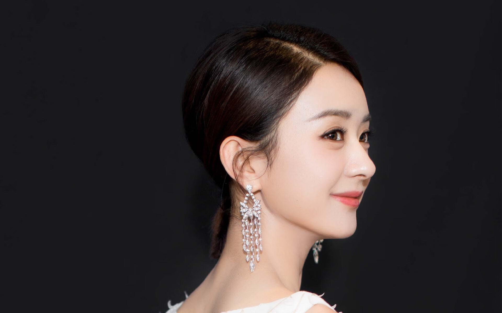 澳大利亚火力全开压制曼城，佩德里关键先生定乾坤