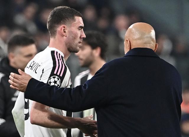 开云官网-季后赛抢七之夜，弗拉霍维奇发挥堪称完美