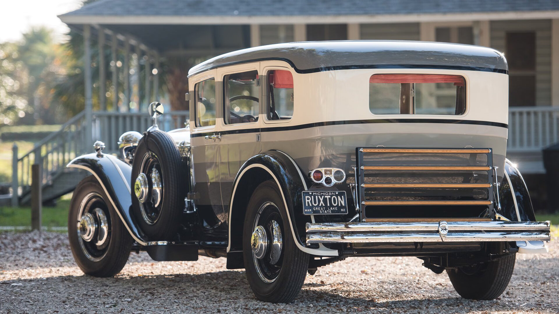 开云体育入口-布克爆发化身快船制胜奇兵，展露冠军相轻取强敌广厦